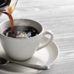 O que a psicologia revela sobre quem toma café sem açúcar